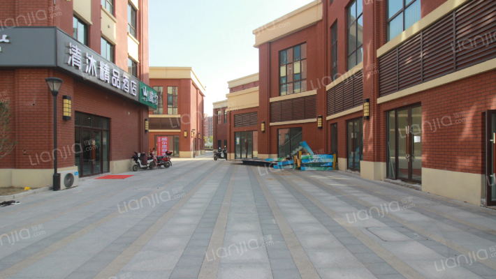 信义商业广场外景图