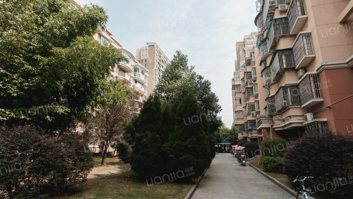 银馨花园外景图