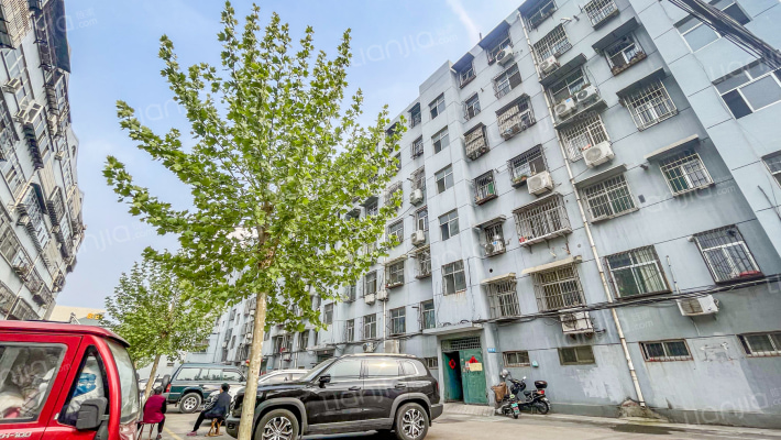 三里回迁楼外景图