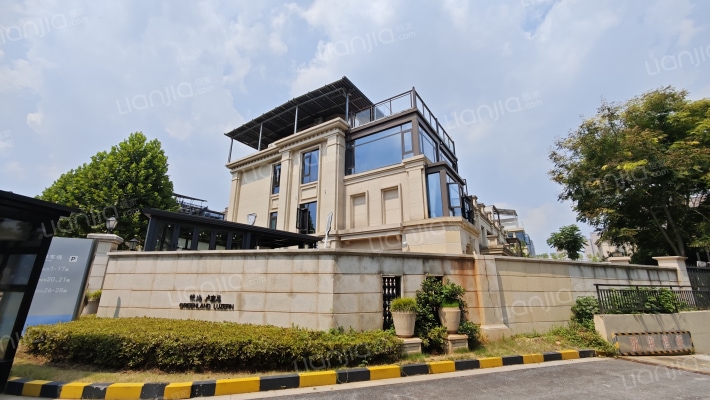 绿地卢塞恩小镇三地块外景图