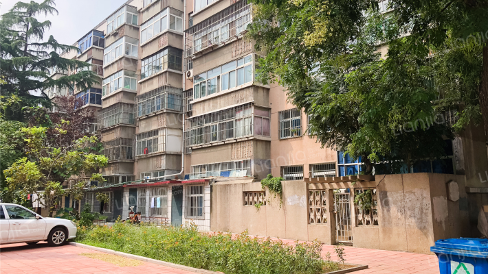 遄台南区外景图