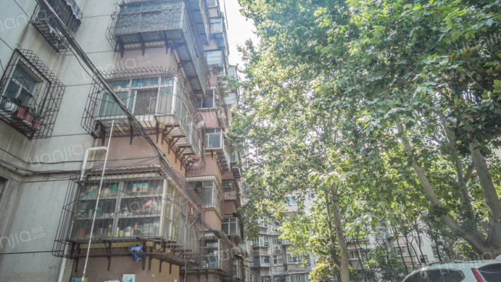 郑州大学东生活区外景图