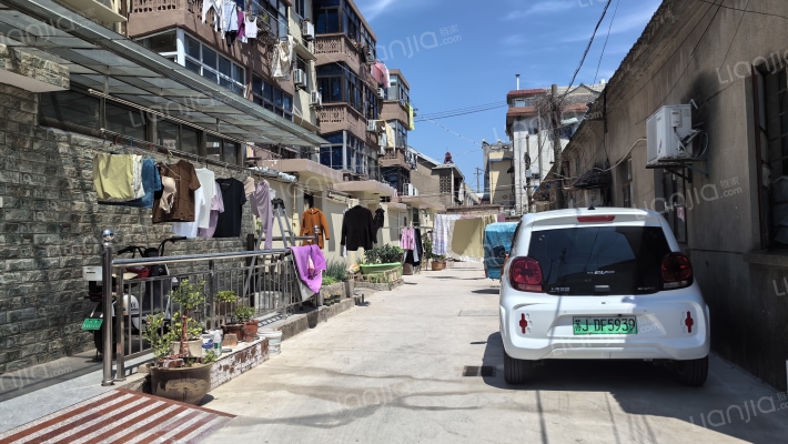 自来水公司宿舍楼外景图