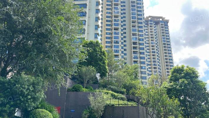 阳光城半山湾外景图