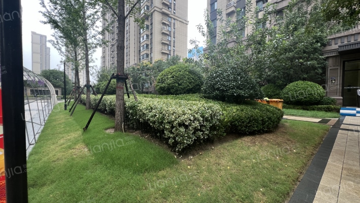 万华城郁香苑外景图