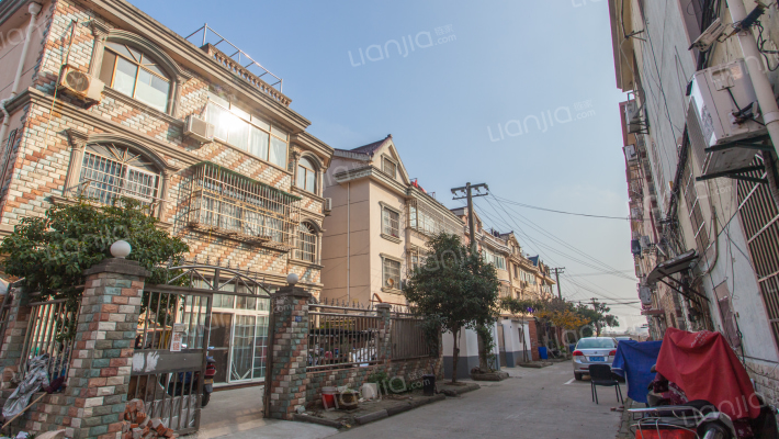 宝南村西下田外景图