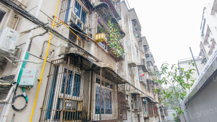 电信宿舍外景图