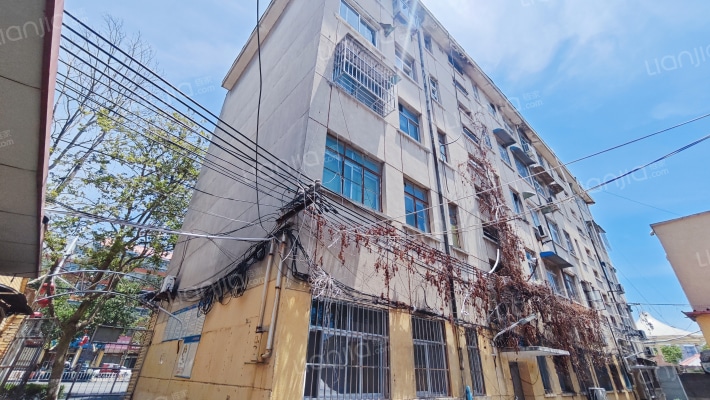 油脂厂家属院外景图