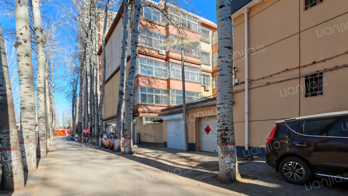 农行家属楼外景图