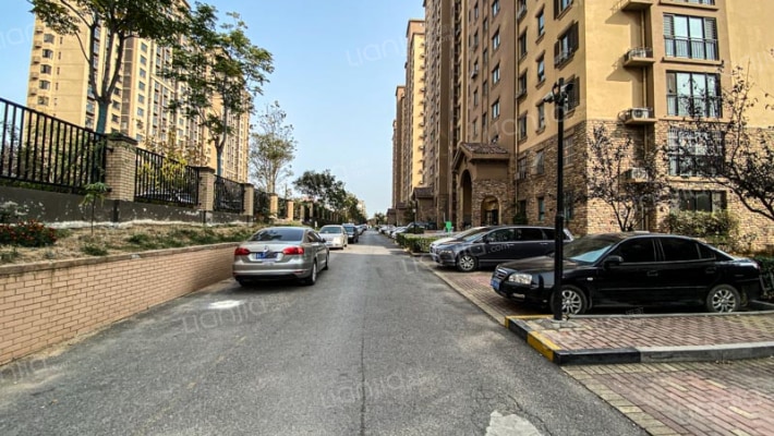 书香蔓城外景图