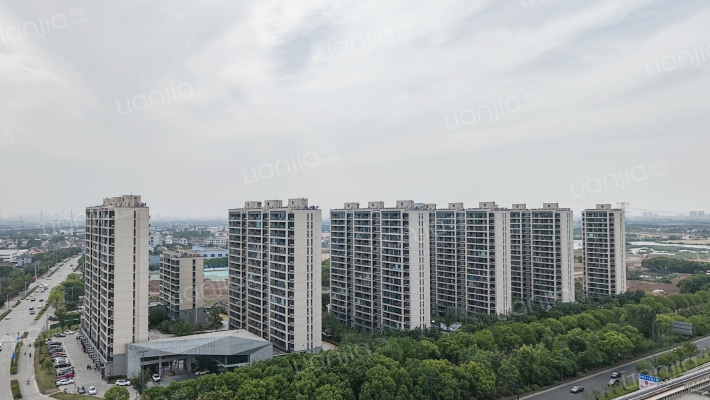 中奥光年外景图