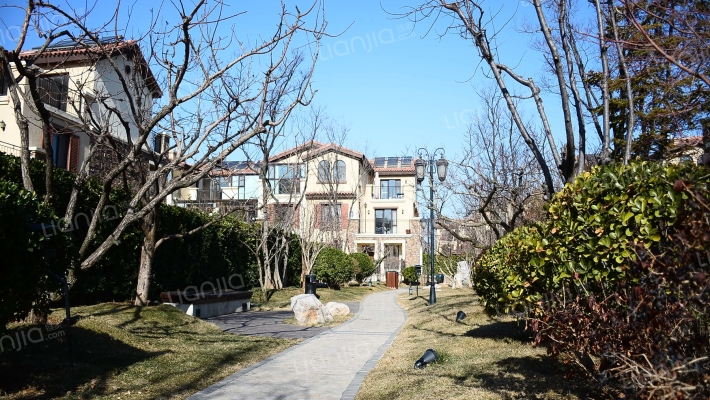 龙湖听蓝湾外景图