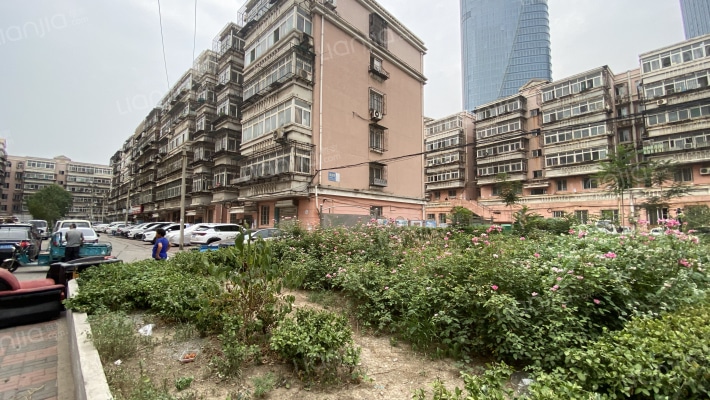 鸿运小区外景图