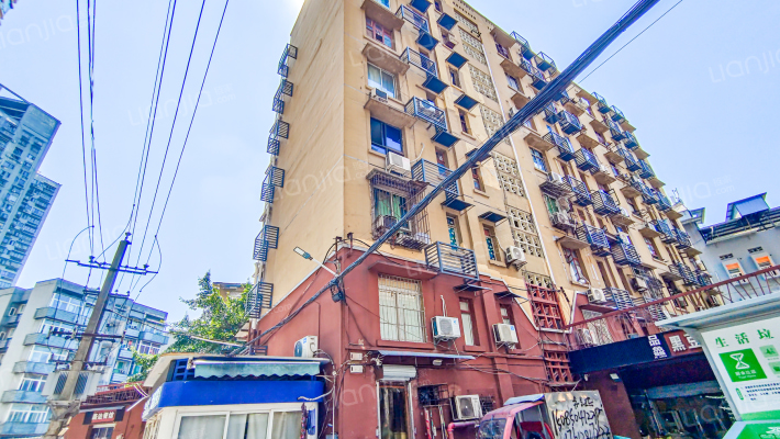 电视塔村外景图