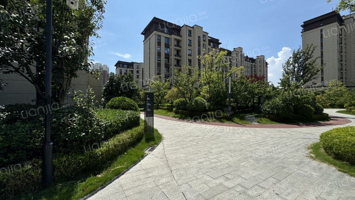 中海红著外景图