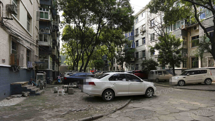 锅炉厂宿舍外景图