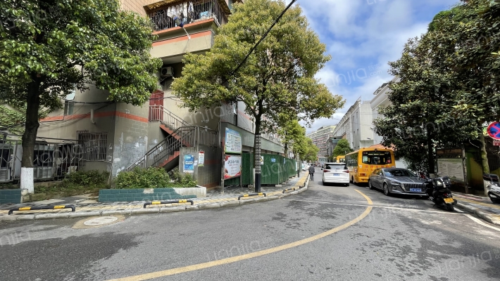 白云南路外景图