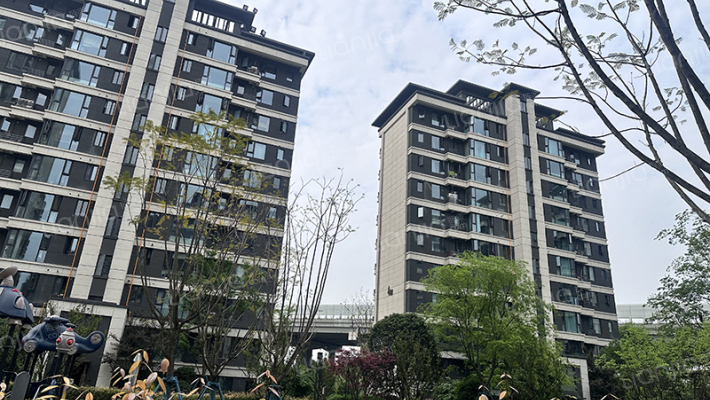 新城德商蓉御天骄外景图