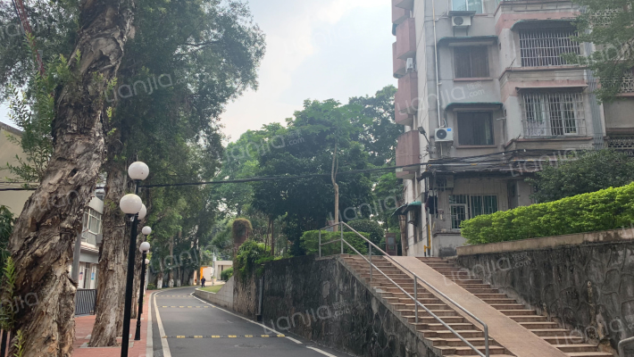 市委党校大院外景图