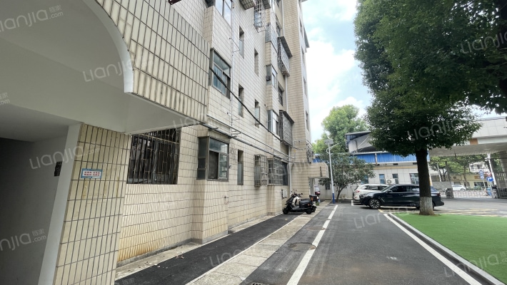 郭亮中路113号外景图