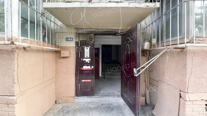 资料公司宿舍外景图