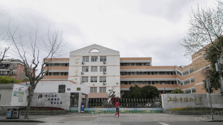 荷五小区外景图