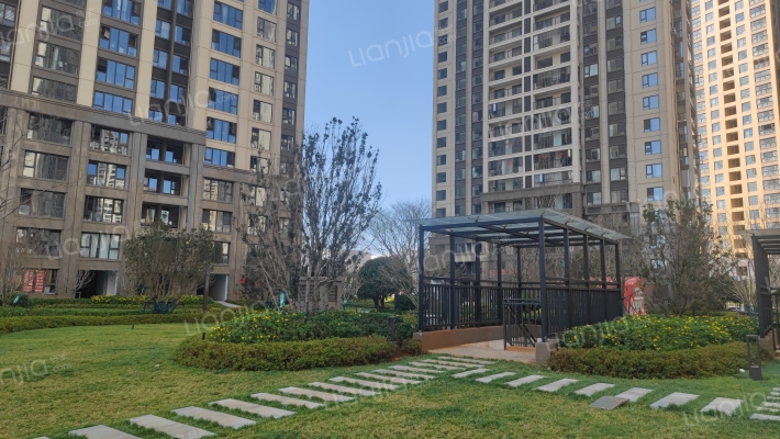 俊发观云海云中苑外景图