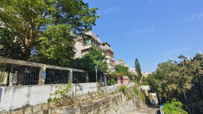 石锤山居外景图