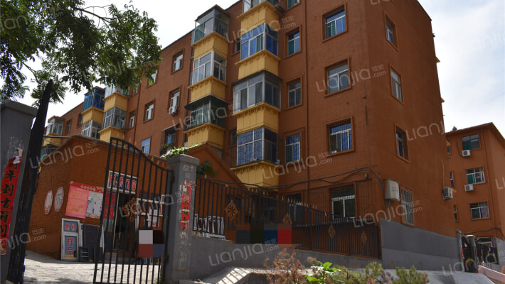 溶剂厂宿舍外景图