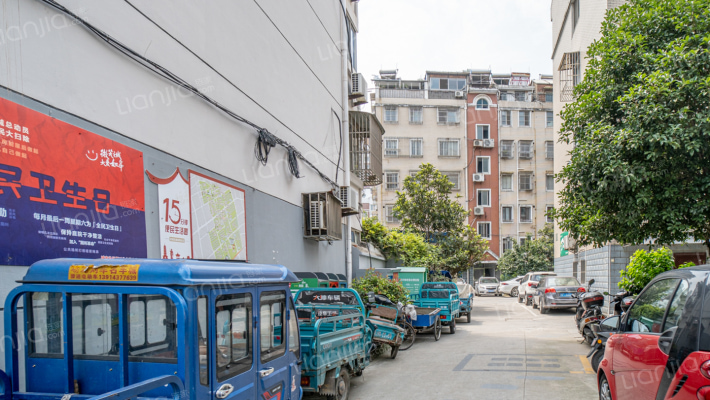 食品公司宿舍楼外景图