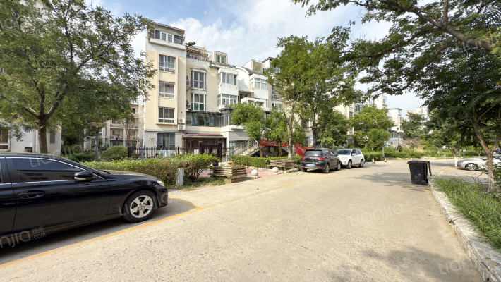 莱茵春天外景图