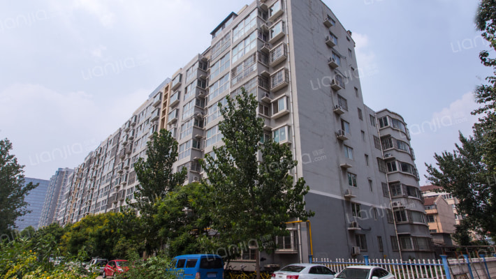 鹿港青年城外景图