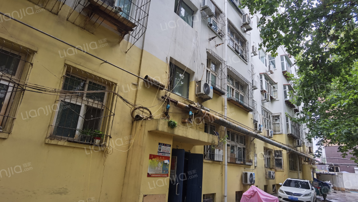 庄窠白楼外景图