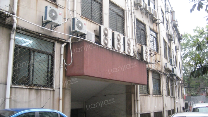 百新大厦外景图