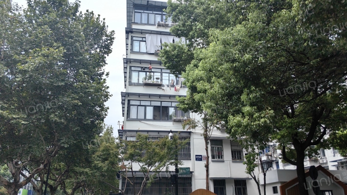 体育场路128号外景图