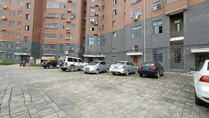 金秀兰天外景图