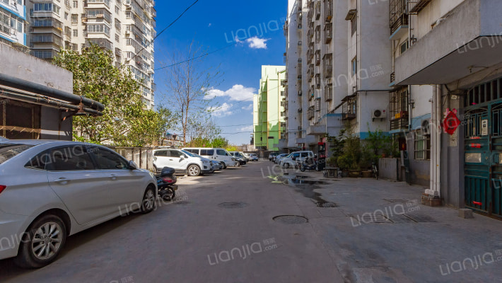 山水丽庭外景图