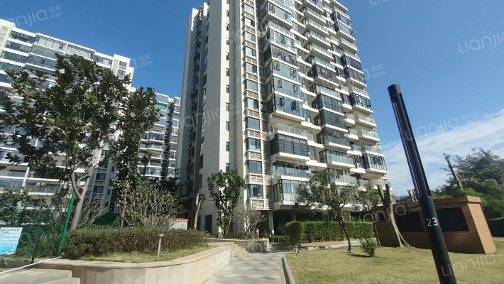 碧海蓝天外景图