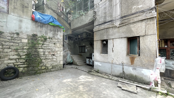 水泥厂宿舍外景图