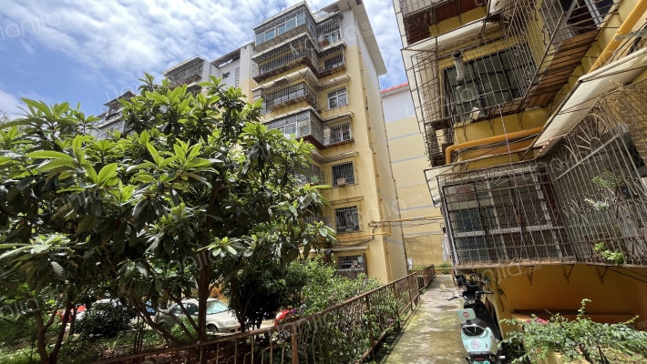 王大桥邮电局宿舍外景图