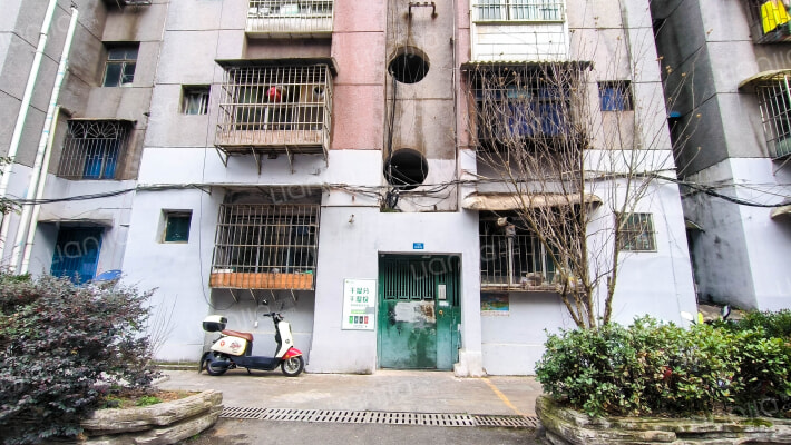 春雨新院外景图