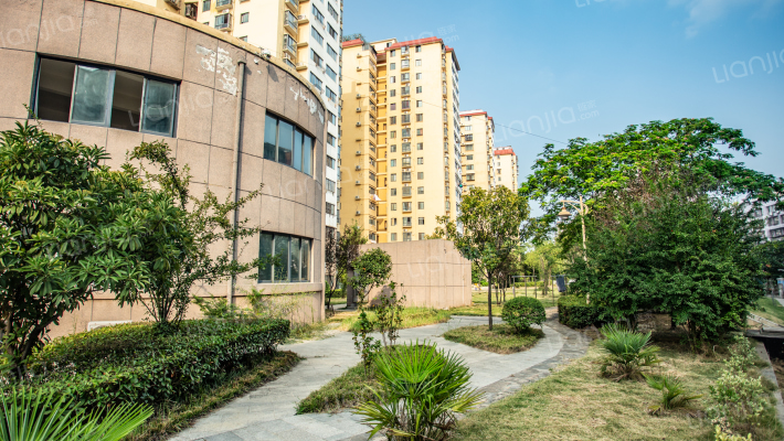 中原花园小区外景图