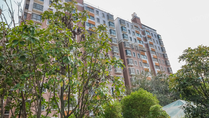 东方美地南区外景图