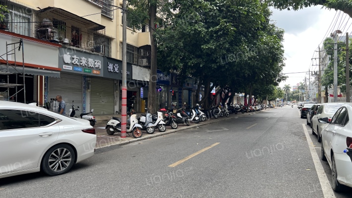 广场西里小区外景图