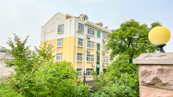 自来水公司住宅楼外景图