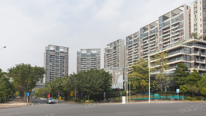 大学小筑外景图