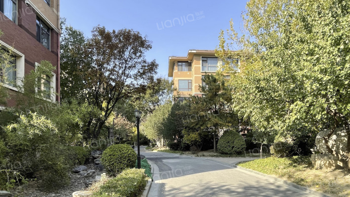 万城华府尚园外景图