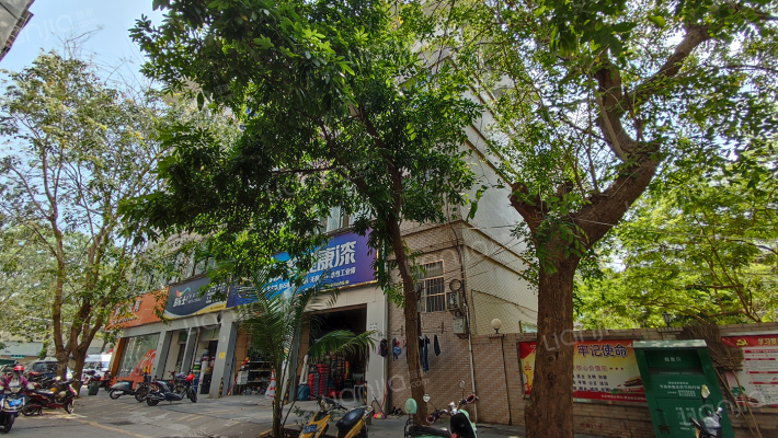 皇冠公寓外景图