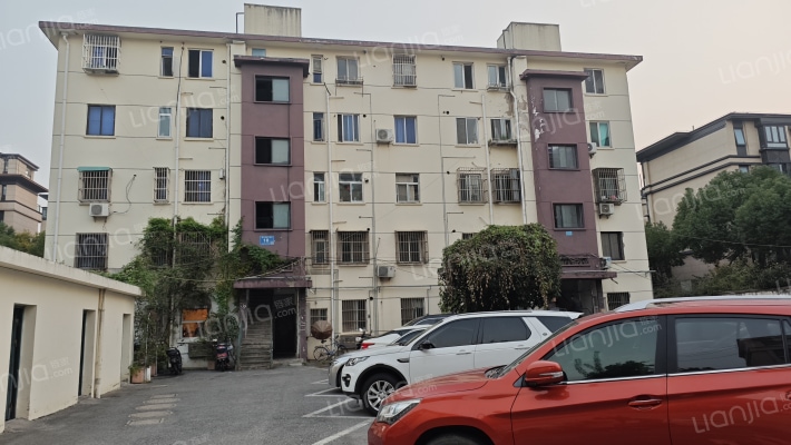 卫校家舍外景图