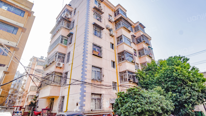 石化宿舍外景图